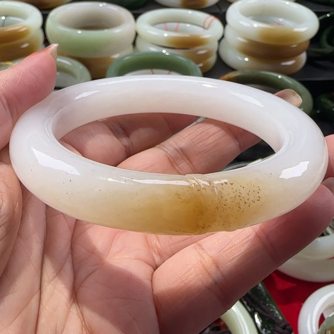 和田玉手镯未镶嵌心****门