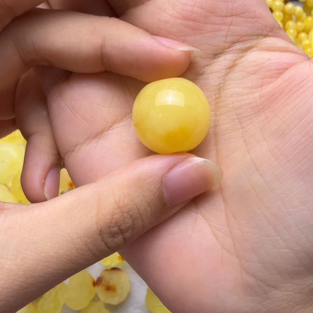 蜜蜡未镶嵌珠宝奇石