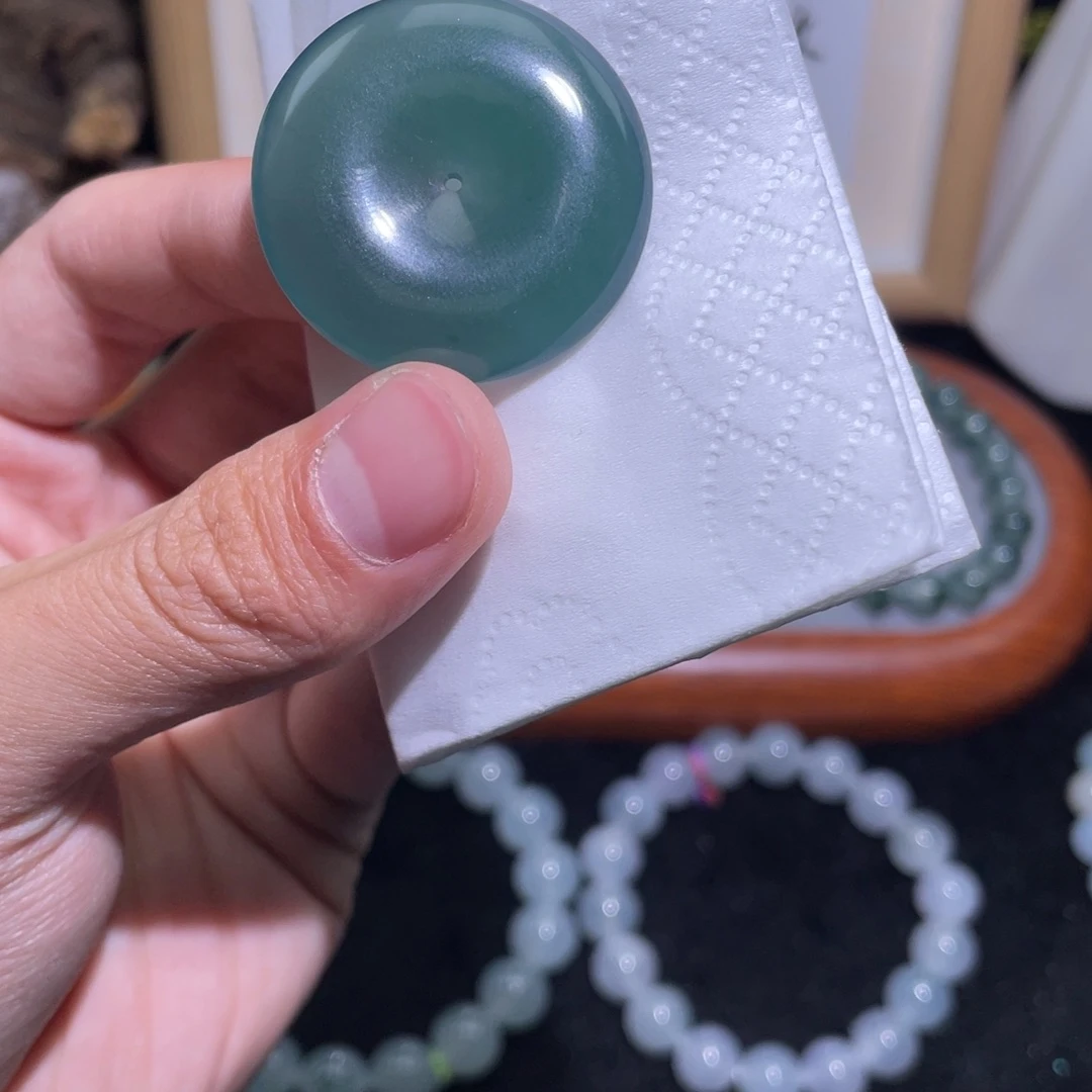 定制翡翠未镶嵌吊坠危