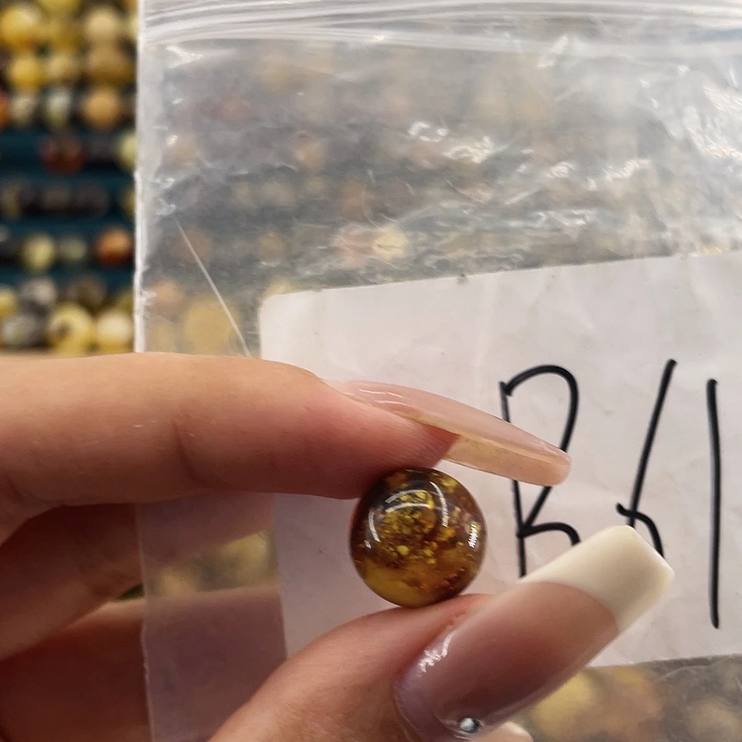 琥珀未镶嵌裸石12.4福利