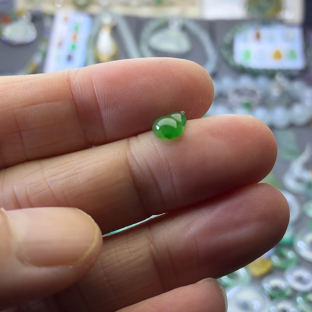 不***，翡翠裸石葫芦 8×6.2×3.6