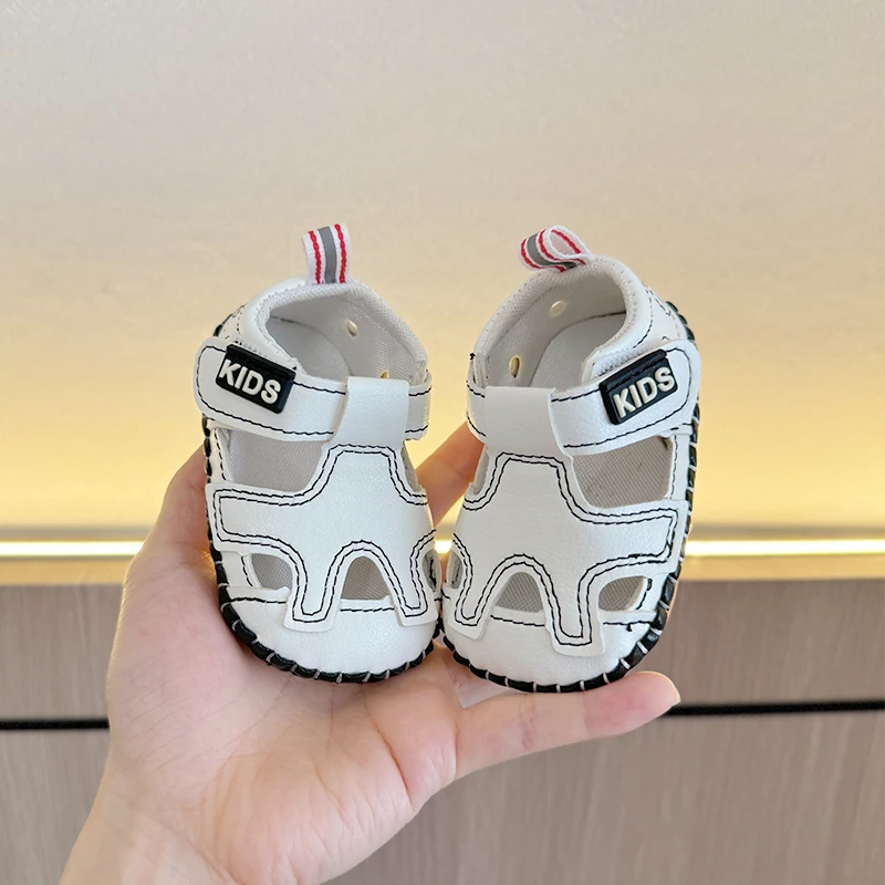 夏天0-1岁男宝宝软底学步鞋防滑56-12个月婴幼儿不掉防踢透气凉鞋