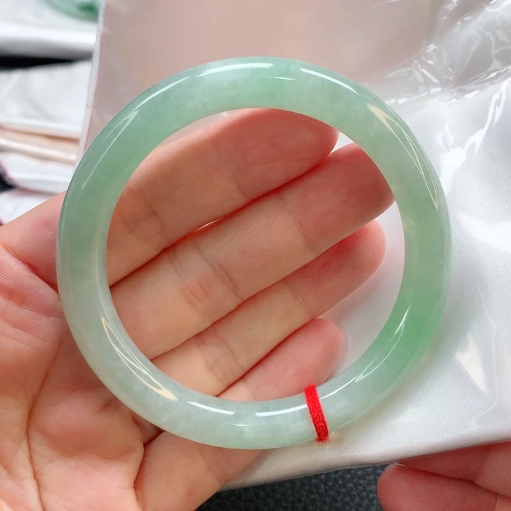 翡翠手镯未镶嵌56圆