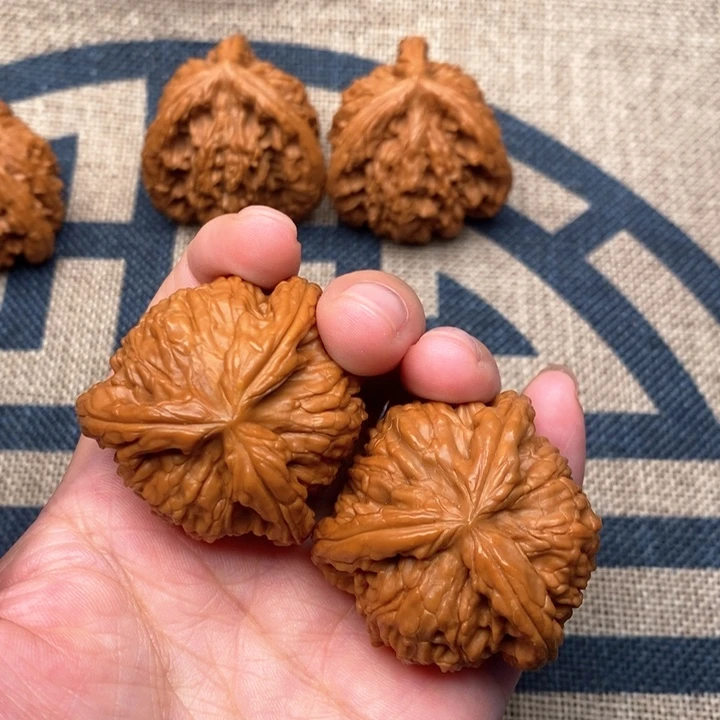 吊坠文玩核桃嘿**o