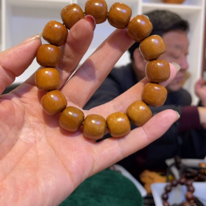 平***号柏木（崖柏）15老型桃木串