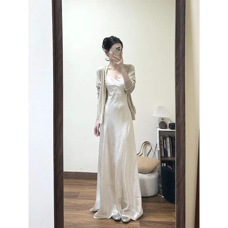 2025春夏新款时尚韩系洋气长袖薄款针织衫女温柔风宽松吊带连衣裙