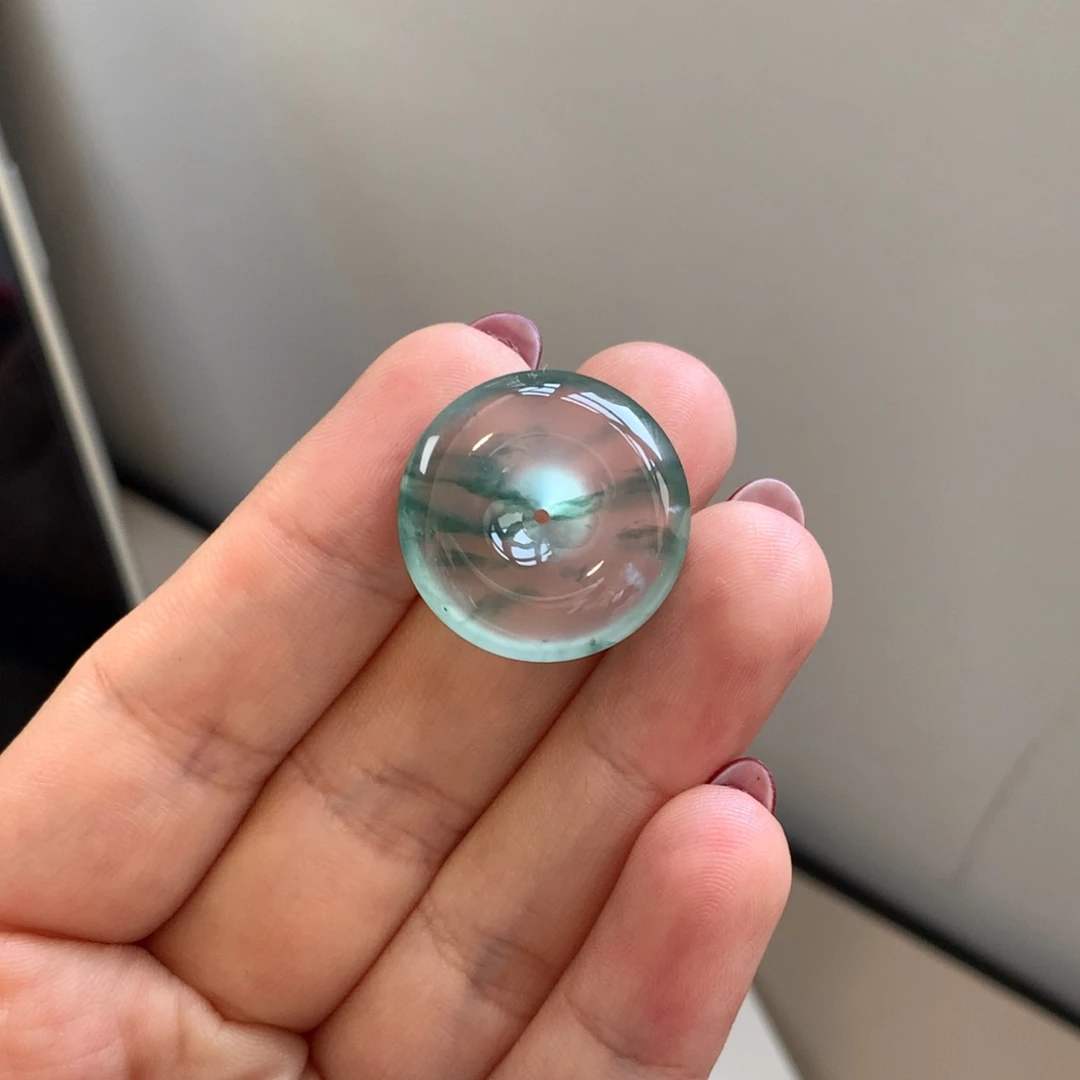 v***r翡翠未镶嵌颈饰天然缅甸翡翠Ａ货玻璃种平安扣