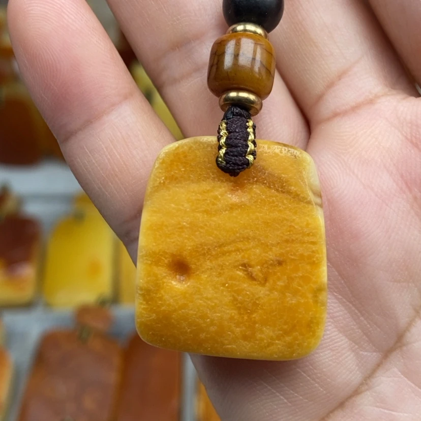 【闪购商品】琥珀颈饰未镶嵌
