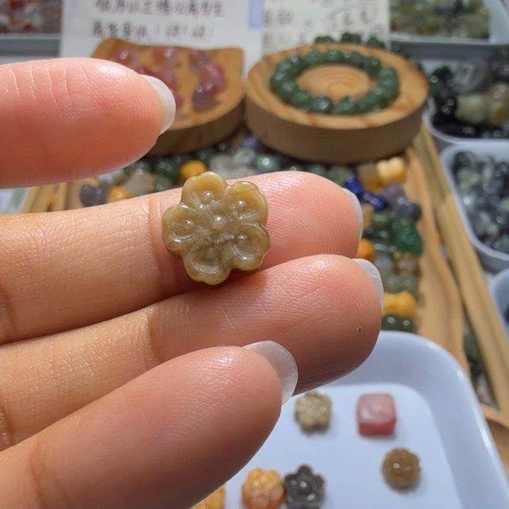 和田玉未镶嵌珠宝半成品