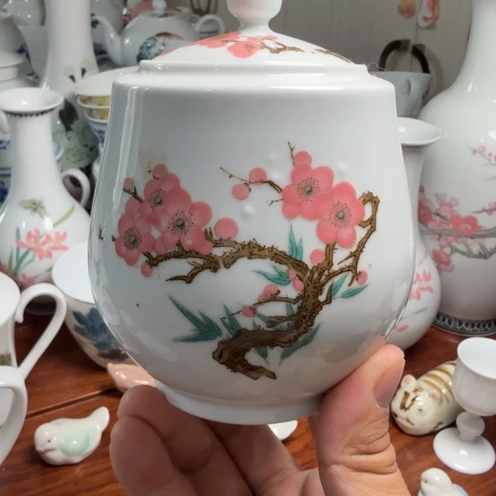 醴陵老瓷器梅花茶叶罐内口有飞皮微瑕