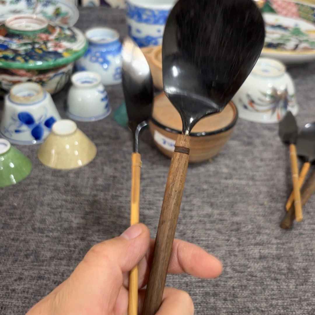 瓷片非常好看的花瓶 