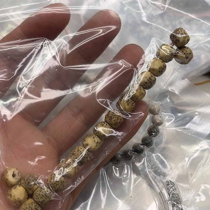 星月菩提吊坠无相手捻。