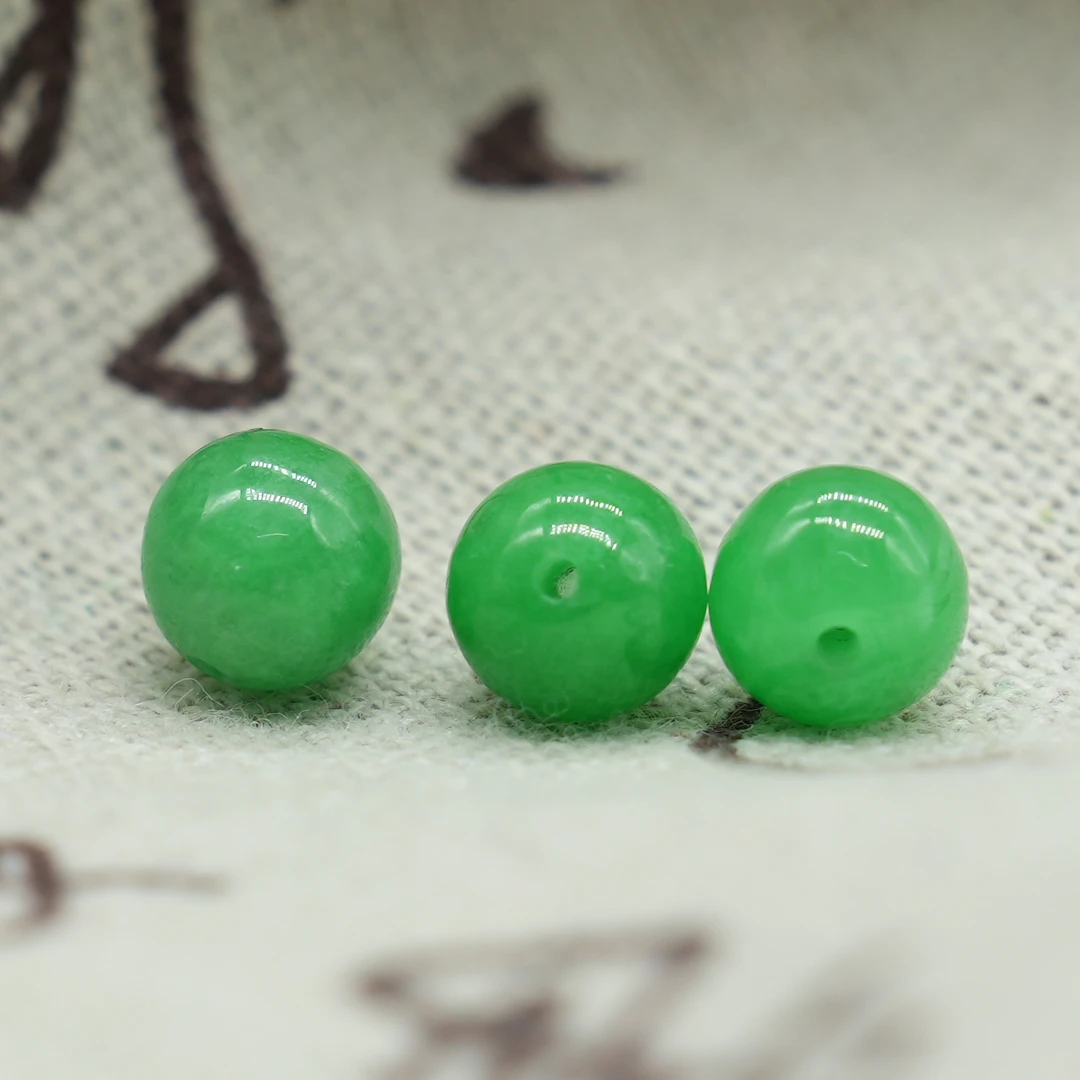 卡10mm缅料 A 货翡翠 阳绿 多样性发一颗