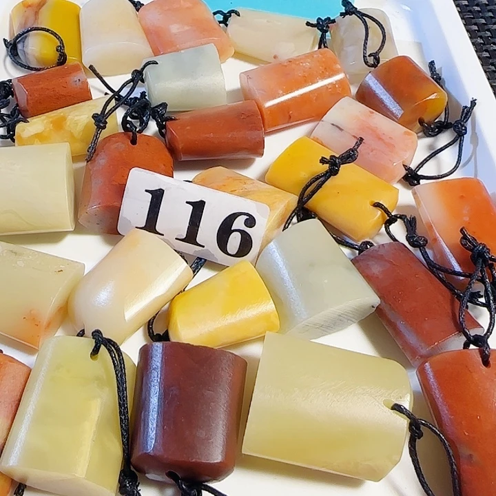 脐***橙印石青田石老挝石椭圆随形印章30个88元，尺寸2-3多公分