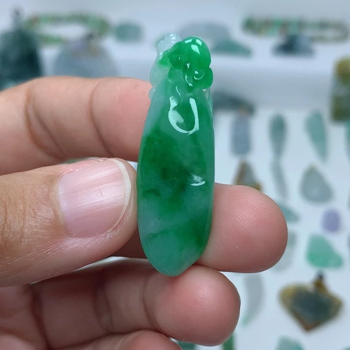 吊坠(不含链)未镶嵌翡翠