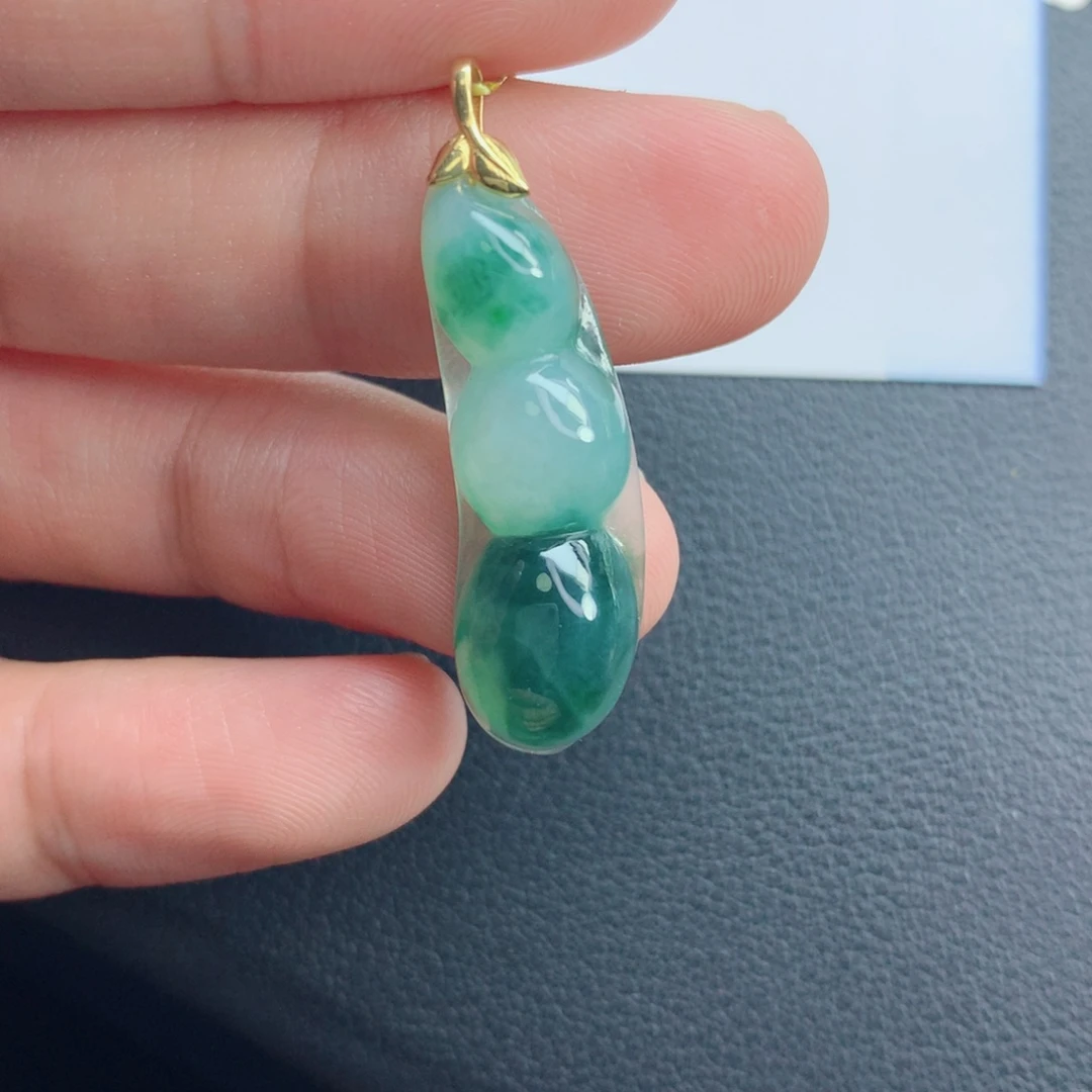 翡翠颈饰未镶嵌福豆