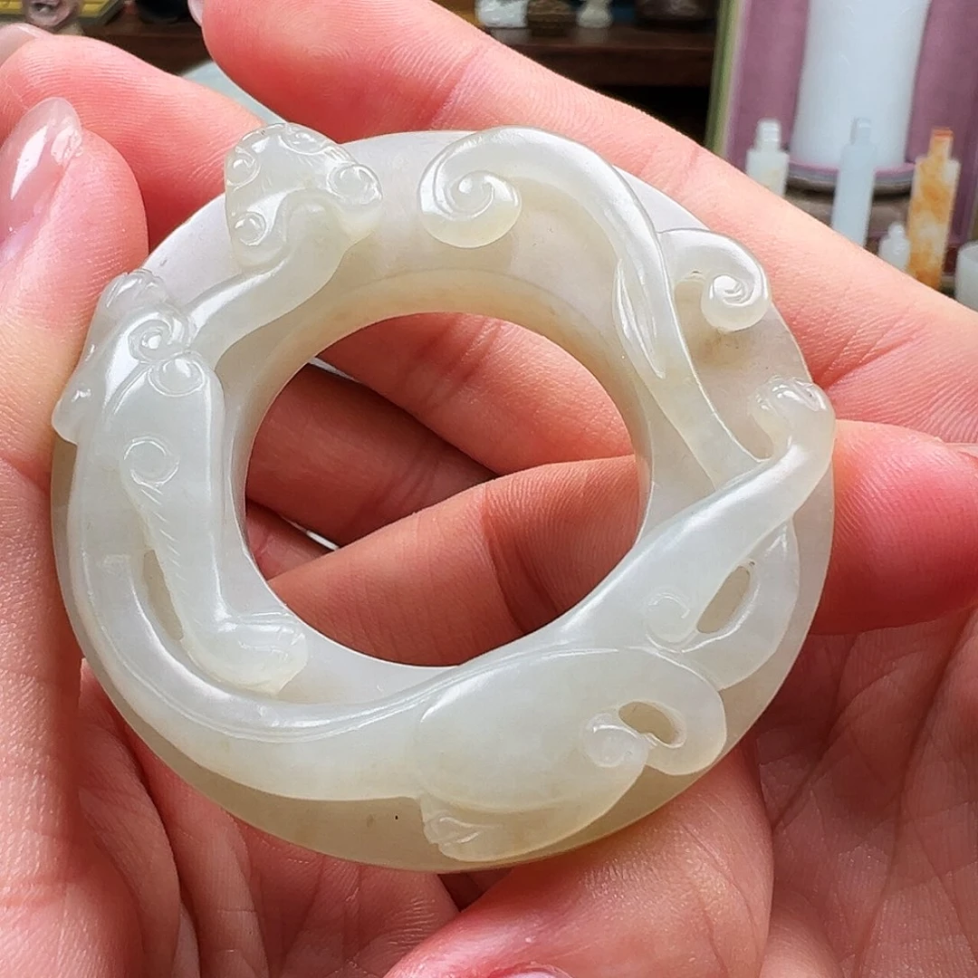 颈饰未镶嵌和田玉来***?