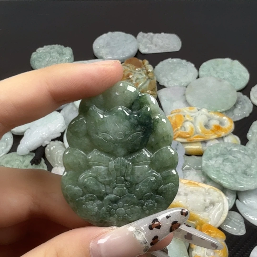 翡翠未镶嵌颈饰翡翠