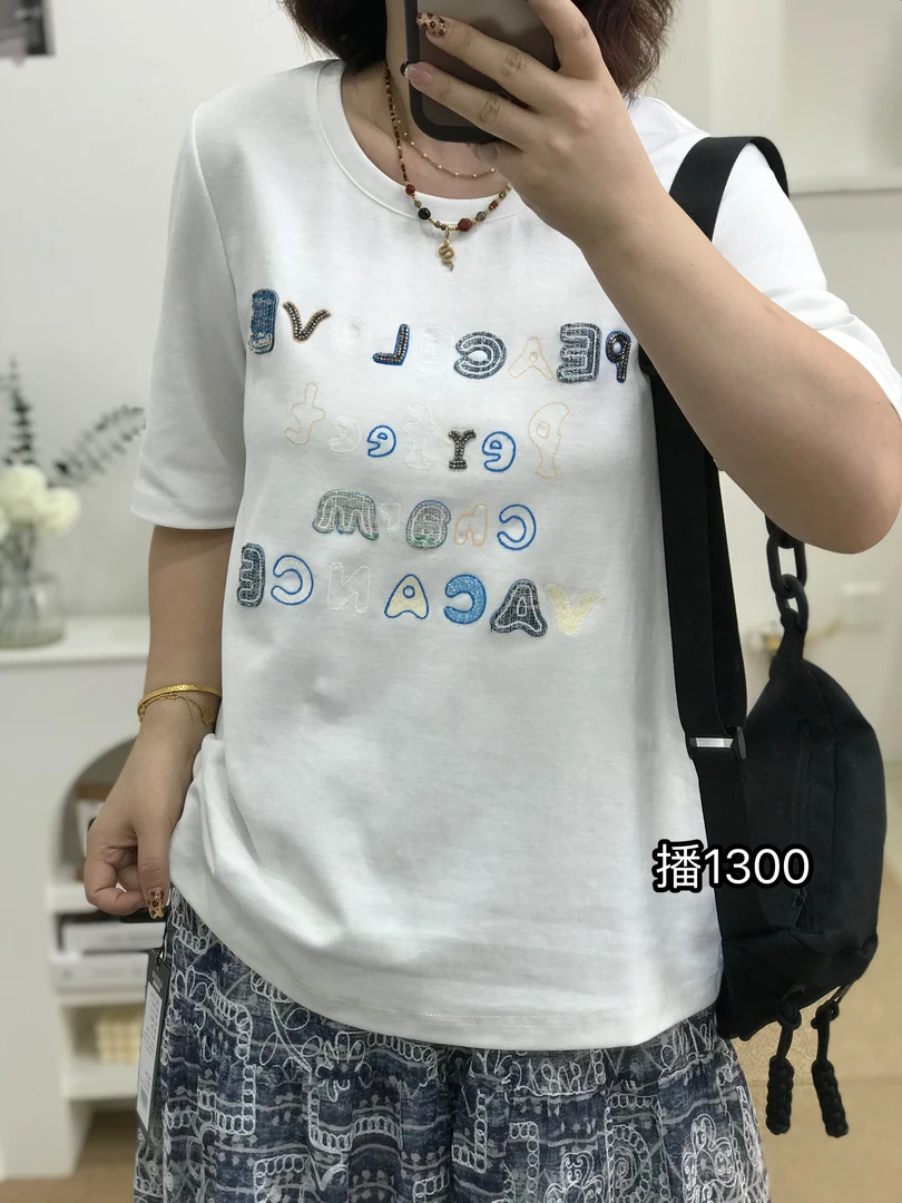 {莹莹推荐}1300秋季大码女装字母绣早秋T恤