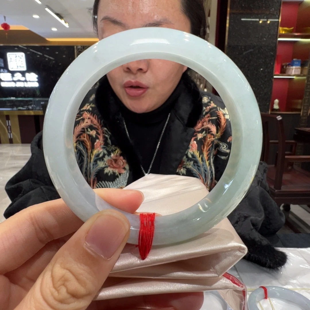 草***家翡翠未镶嵌手镯冰飘花62.5福利不退不换