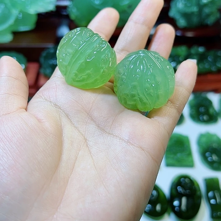 蛇纹石玉未镶嵌手把件溪
