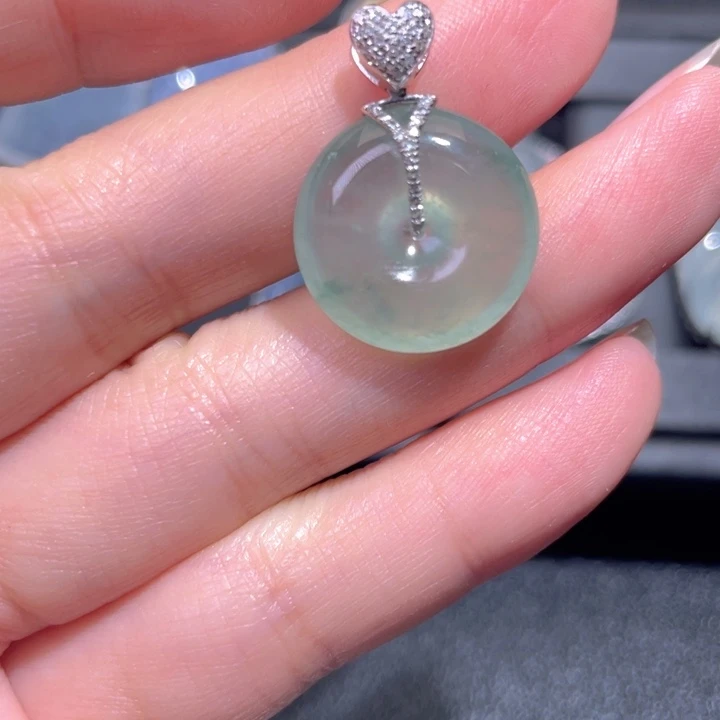 颈饰18K金镶嵌翡翠翡翠