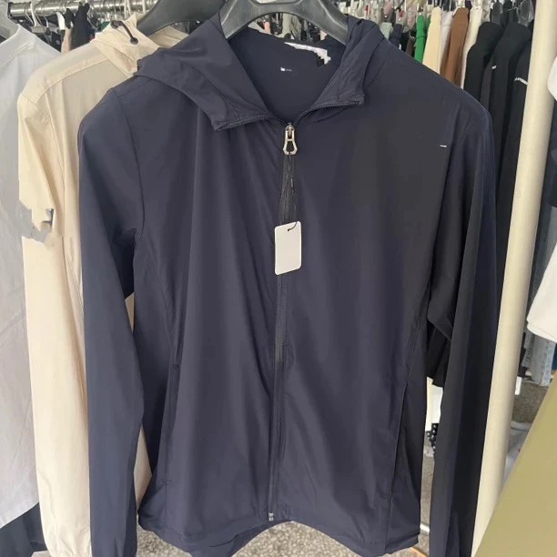 24008款透气轻薄户外休闲连帽情侣款防晒衣