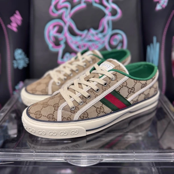 95新 GUCCI/古驰 41.5码 1977板鞋 无盒成色很新 奢鞋 hy007