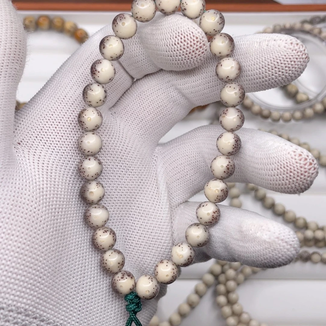 星月菩提手串冰糖玉化料大留白8圆手持