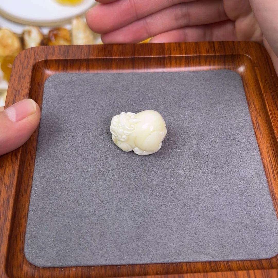 琥珀颈饰未镶嵌蜜蜡貔貅