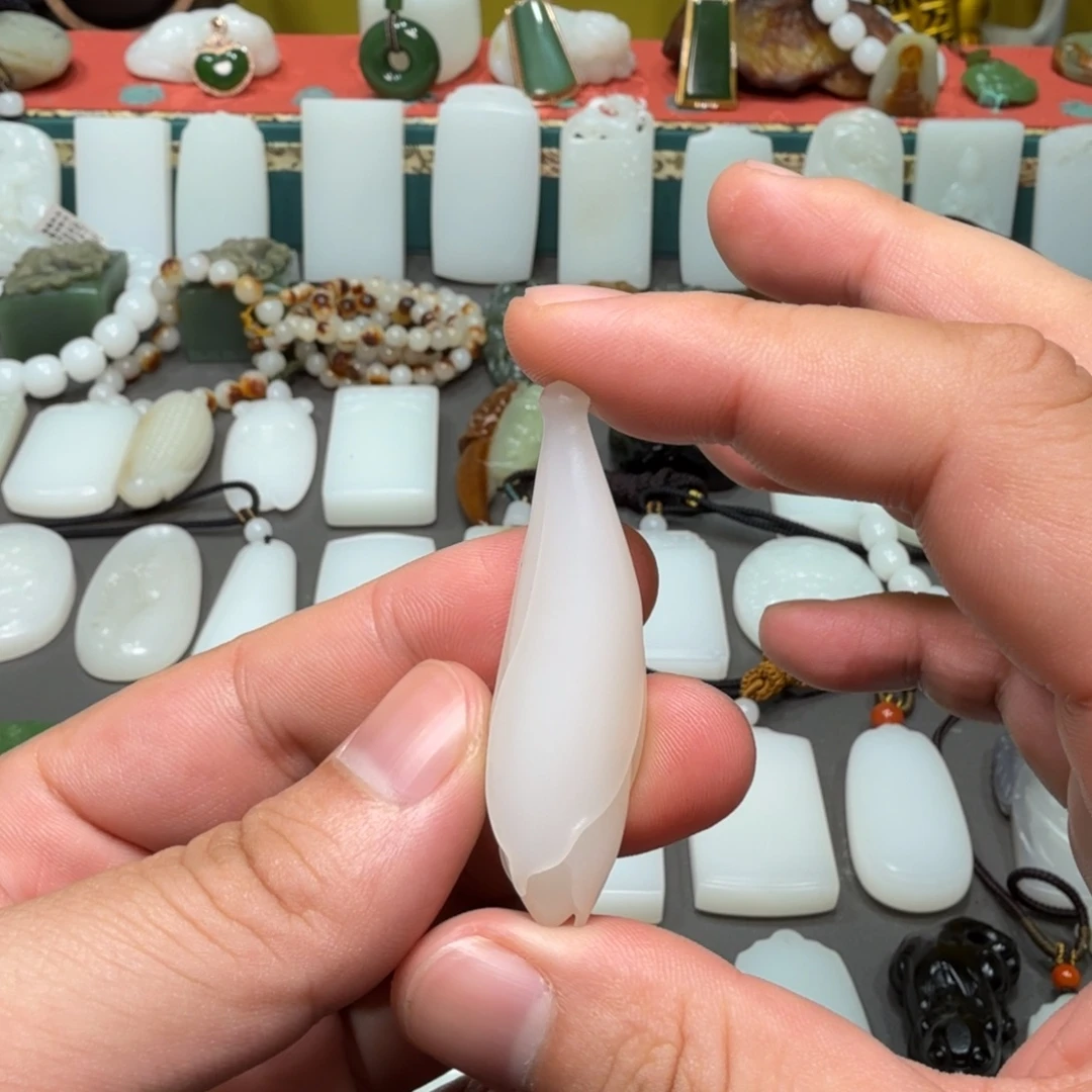 和田玉未镶嵌吊坠(不含链)