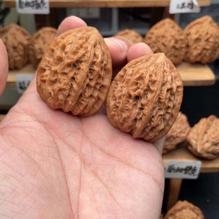 文玩核桃把件野生凤骨38