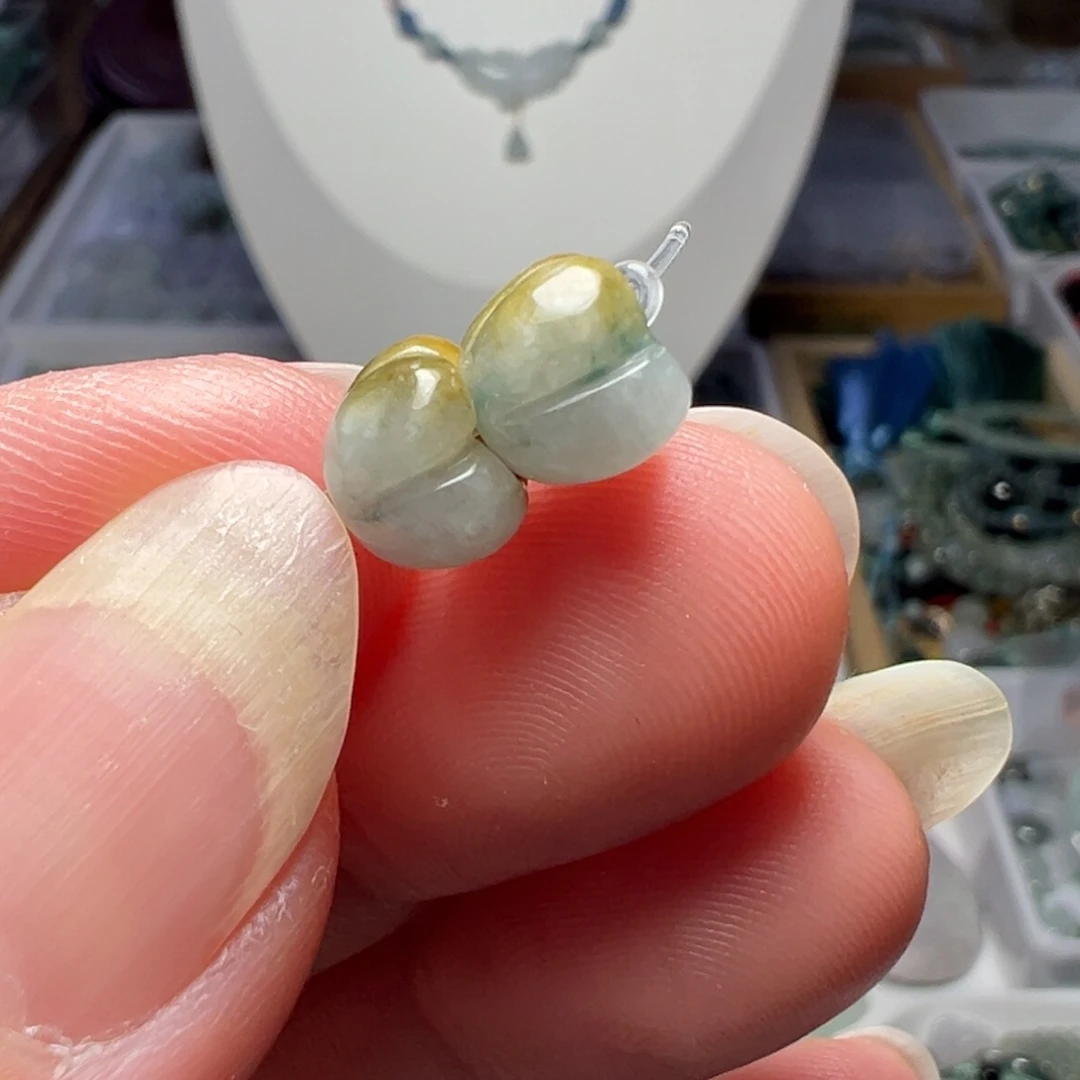 翡翠未镶嵌颈饰桂花两个100块