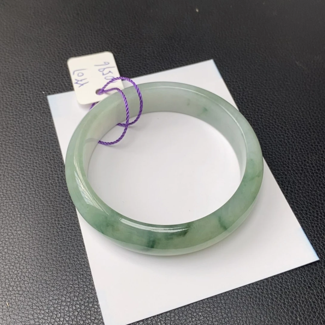 翡翠手镯未镶嵌兔*儿天然翡翠手镯