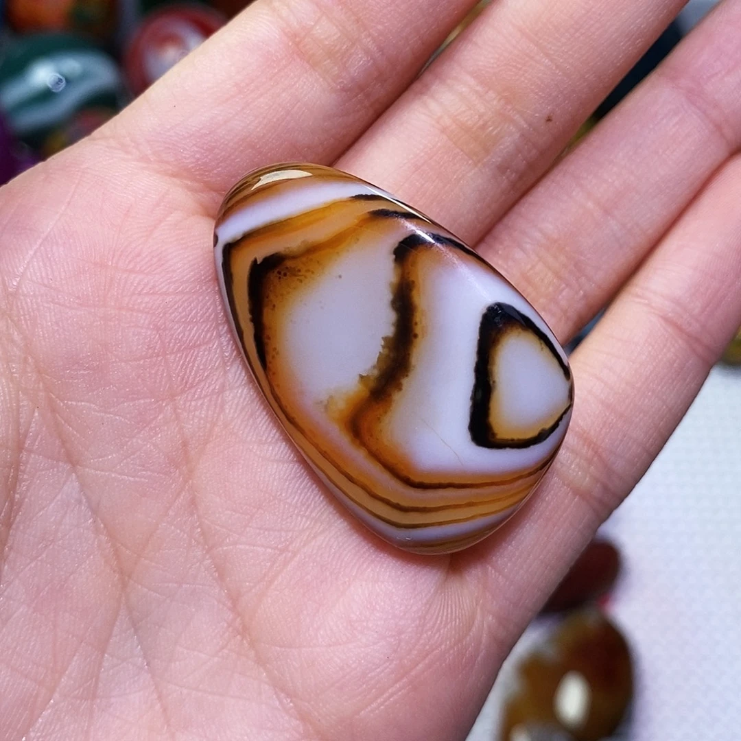 玛瑙/玉髓未镶嵌珠宝奇石