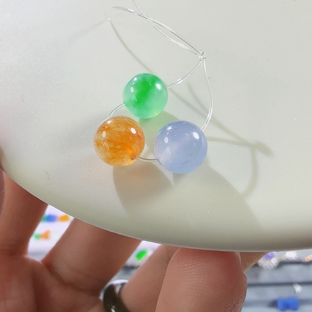 翡翠未镶嵌颈饰三颗6.8