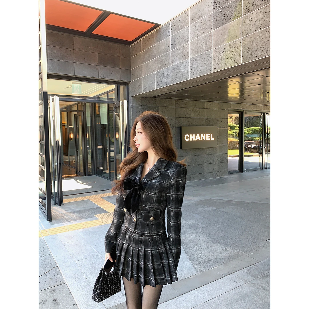 邱肉瑶 英伦高智｜经典格纹学院风套装