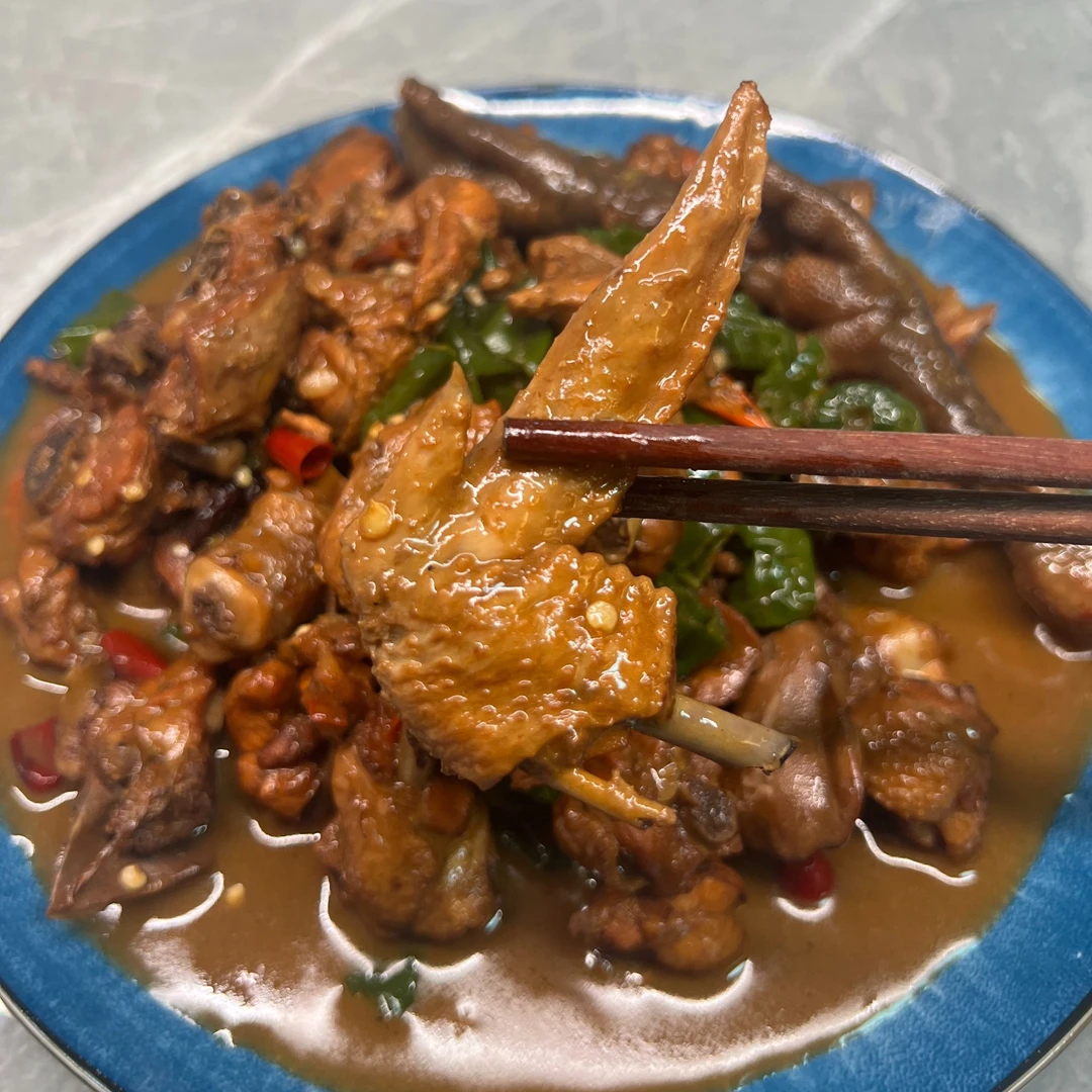 【枣庄炒鸡】散养走地小公鸡柴火灶活鸡现炒麻辣鲜香山东特产