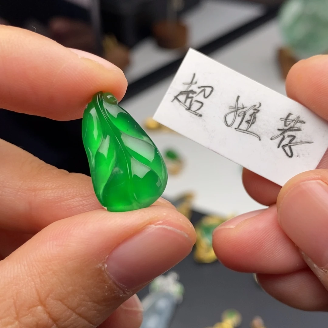 定制翡翠未镶嵌  起光了