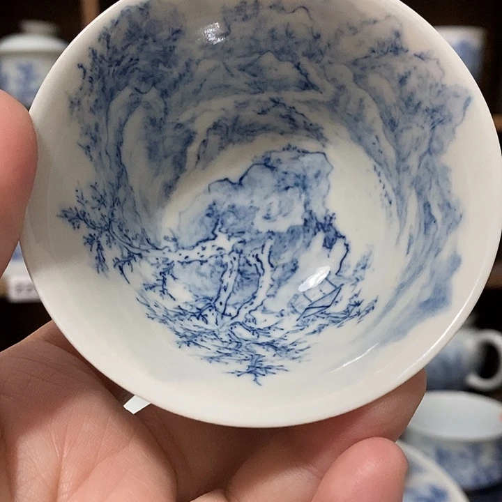 知**子釉下青花瓷器微瑕闻香杯