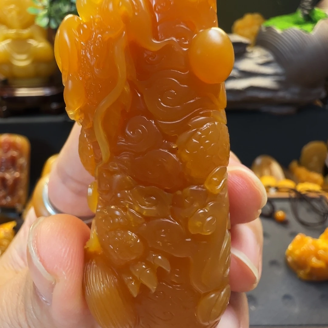 往***生未镶嵌石英质玉（黄龙玉）吊坠缅黄 龙柱（不退换）