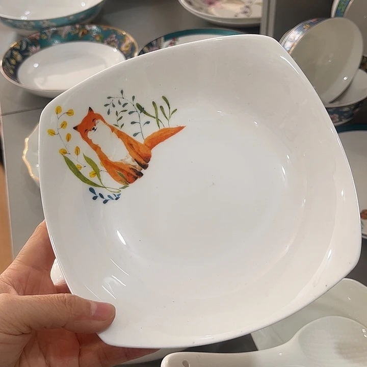 瓷片微瑕骨瓷狐狸盘两个