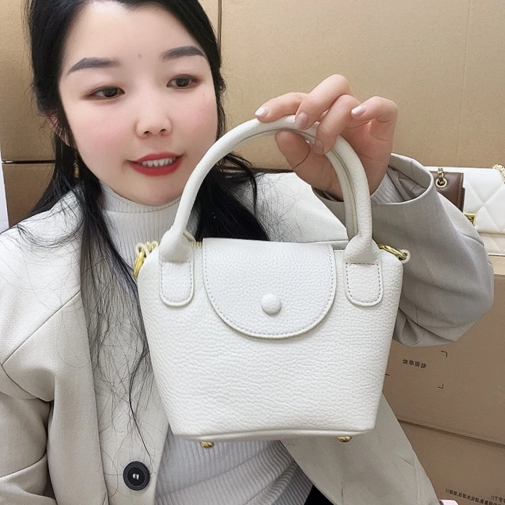 羊皮（革）猪剖层皮革鹿皮（革）小牛剖层皮革牛皮（革）PUPV