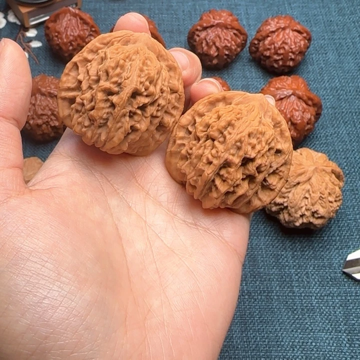 文玩核桃把件汉高楼42