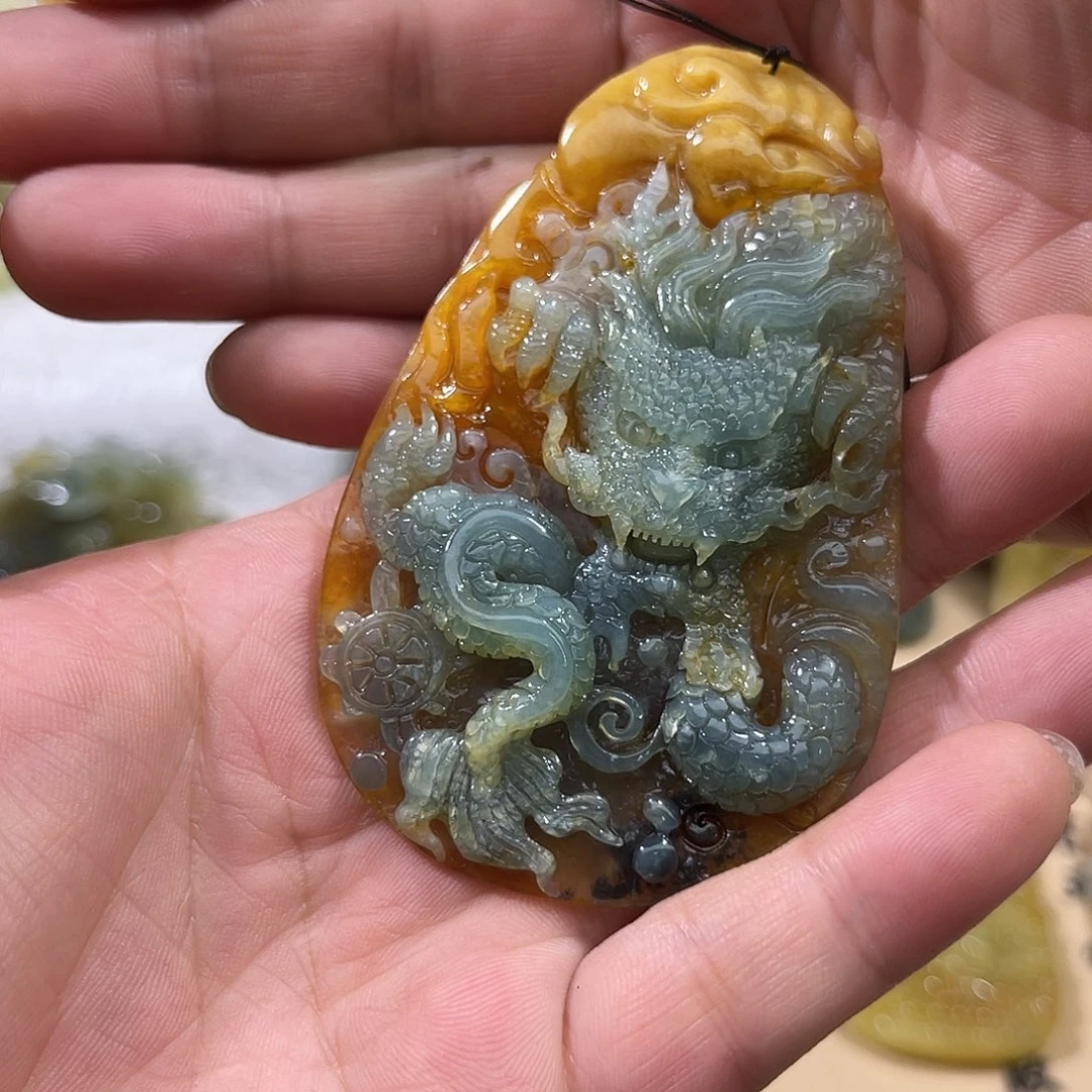 ****明蛇纹石玉未镶嵌颈饰
