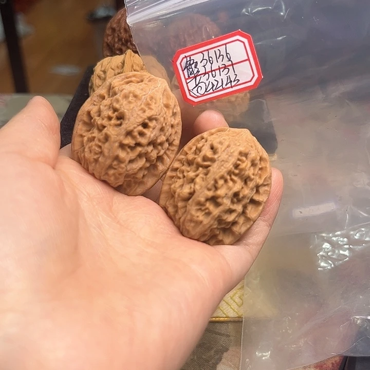文玩核桃吊坠非嫁接将军榜