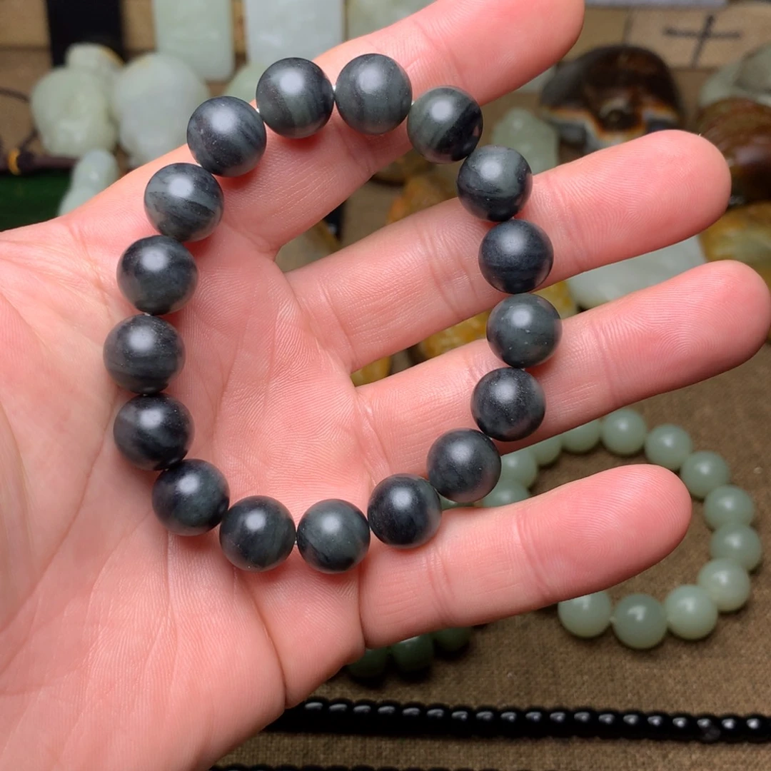 观***者和田玉未镶嵌手链