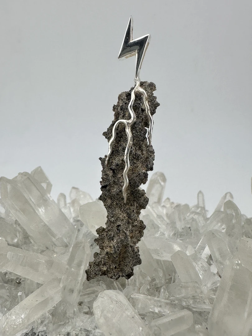 55雷击石 天地能量的结晶