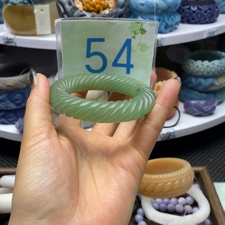 未镶嵌手镯石英岩玉