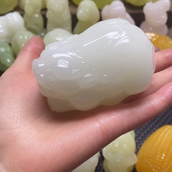 壮***壮玉天然桌面小摆件